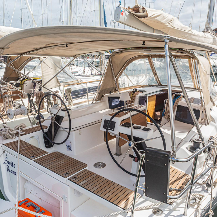 Smile Planet | Dufour 360 GL photo 2