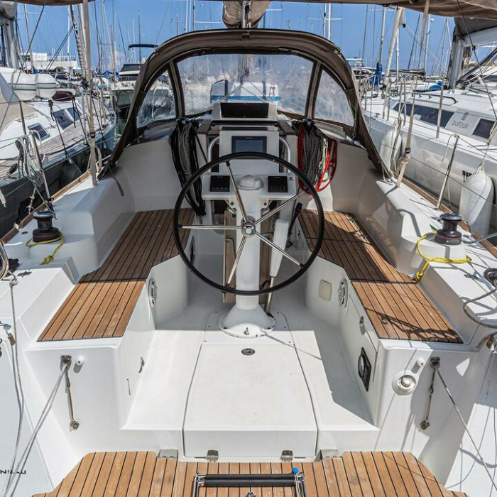 Hija del Viento | Sun Odyssey 319 photo 2