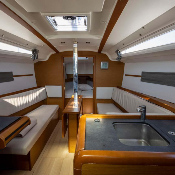 In The Mood | Sun Odyssey 349 photo 8