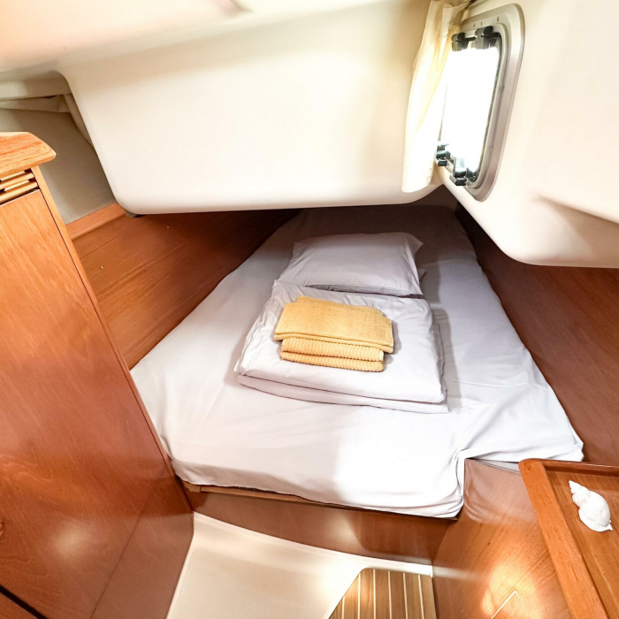 Azure | Sun Odyssey 40.3 photo 12