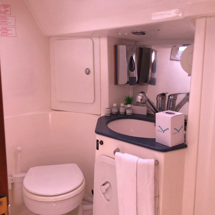 Tommy | Bavaria 38 photo 28