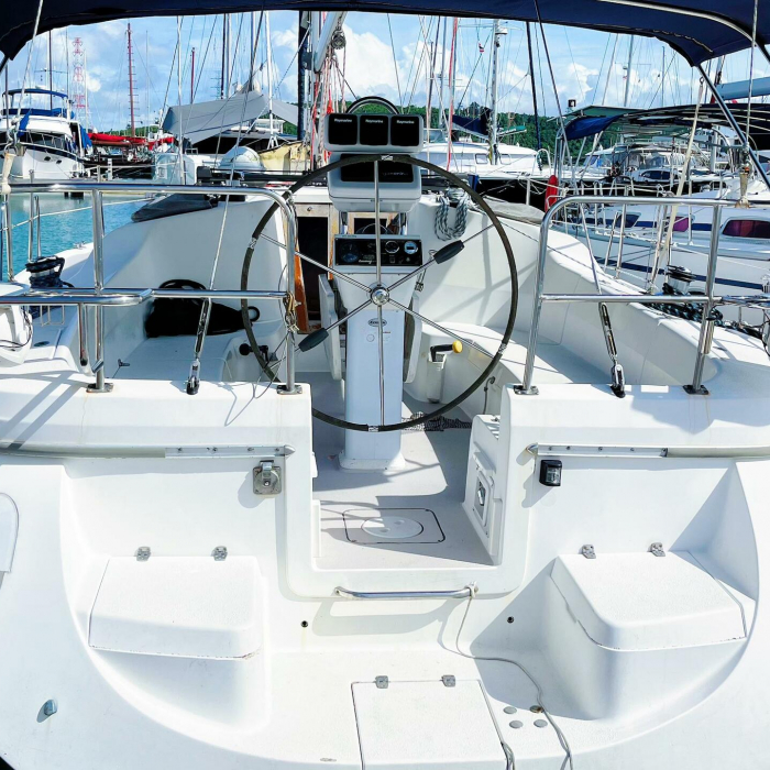 Vag Alame | catalina 375 photo 5