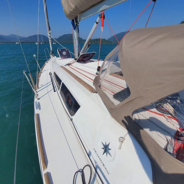 Aqua | Sun Odyssey 33i photo 2