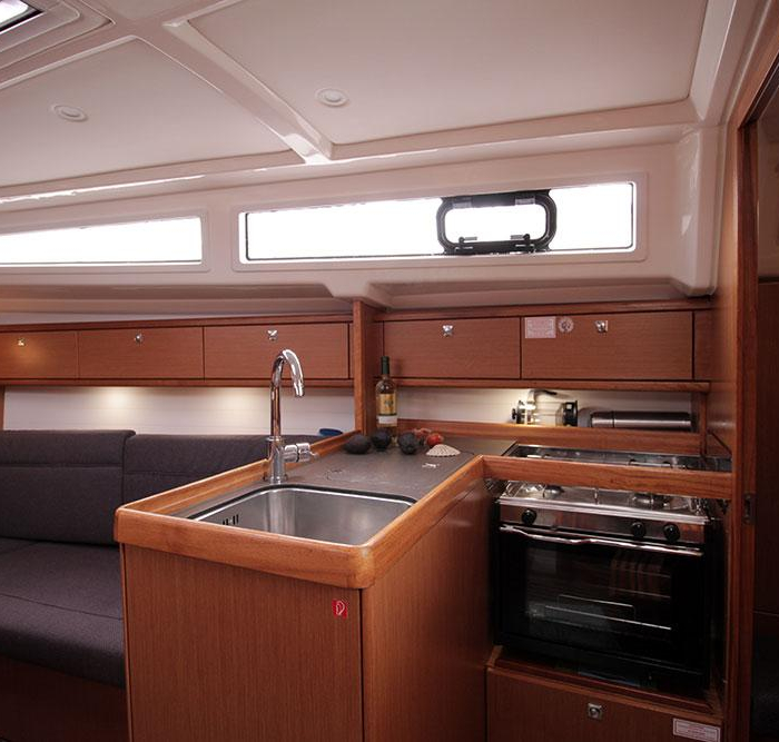 Callisto | Bavaria Cruiser 33 photo 9