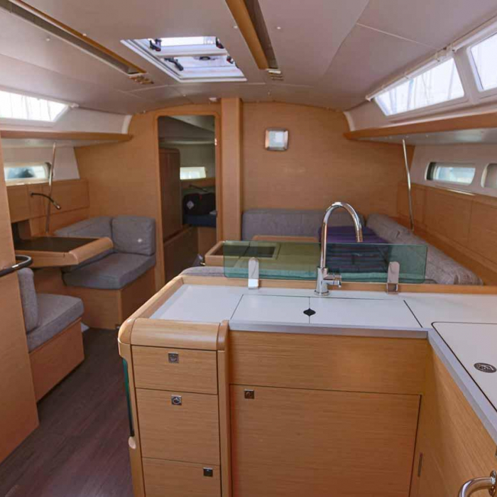 Sunny | Sun Odyssey 419 photo 8