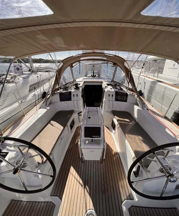 MoElli | Sun Odyssey 389 photo 3