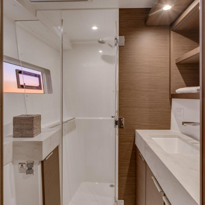 JECKY'S BACK | Lagoon 40 photo 12