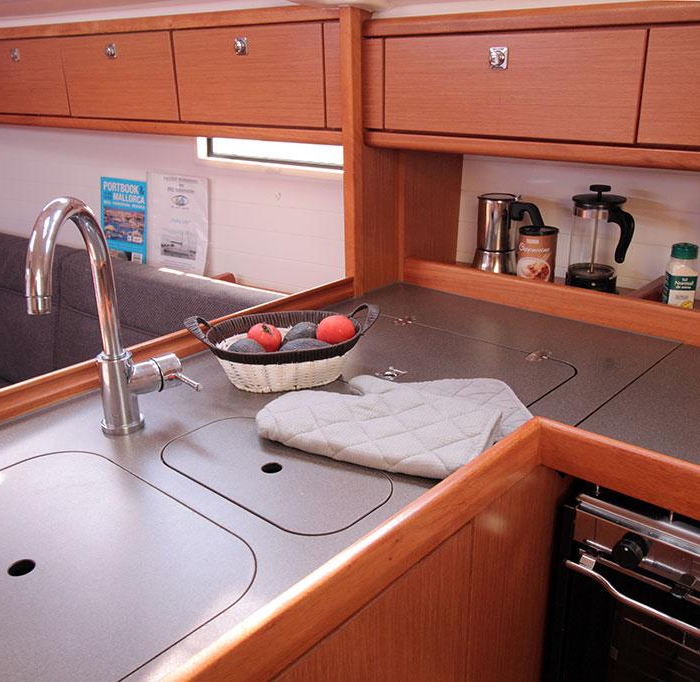 Chilly Lilly | Bavaria Cruiser 37 6 photo 10