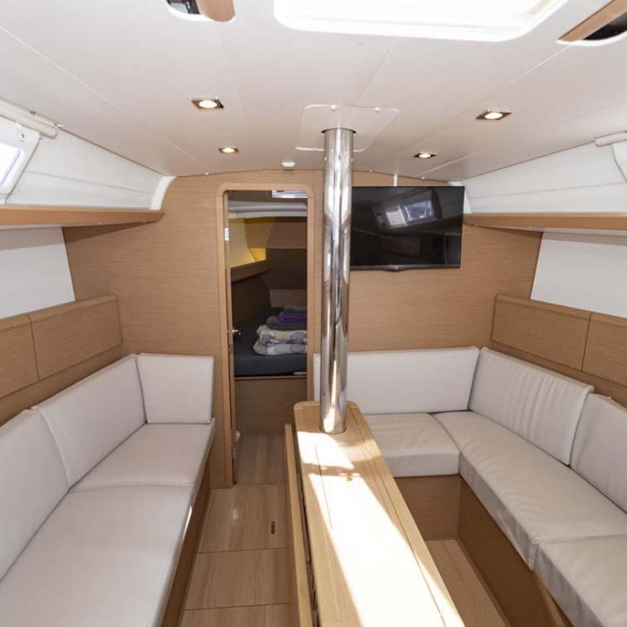 Marie | Sun Odyssey 389 photo 9