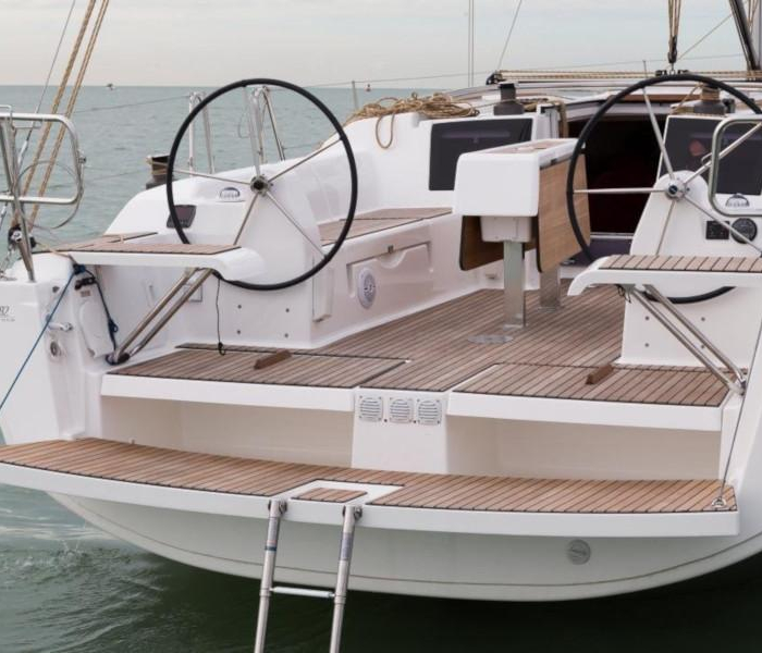 Pleasant Company | Dufour 382 Grand Large photo 1