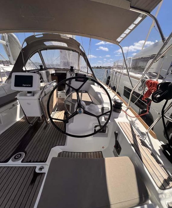 Marie | Sun Odyssey 389 photo 4
