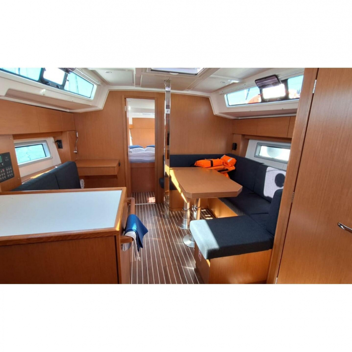 Papagena | Bavaria C38 photo 4