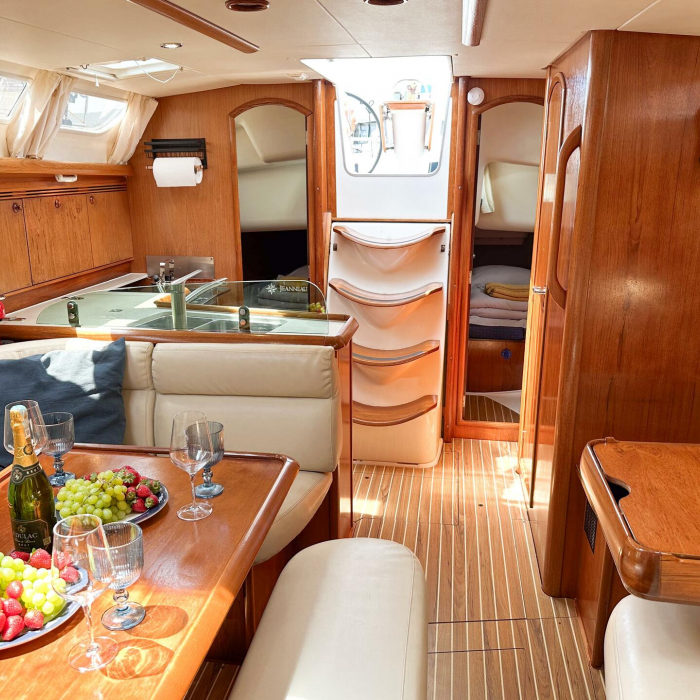 Azure | Sun Odyssey 40.3 photo 5