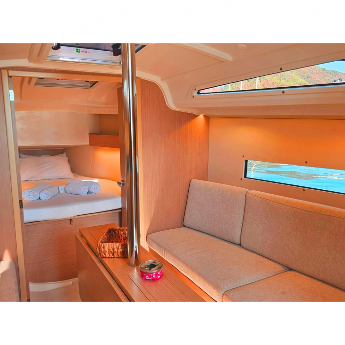 Lima | Oceanis 30.1 photo 9