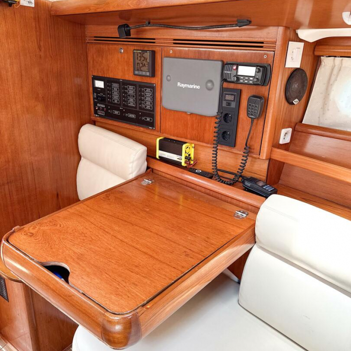 Azure | Sun Odyssey 40.3 photo 3