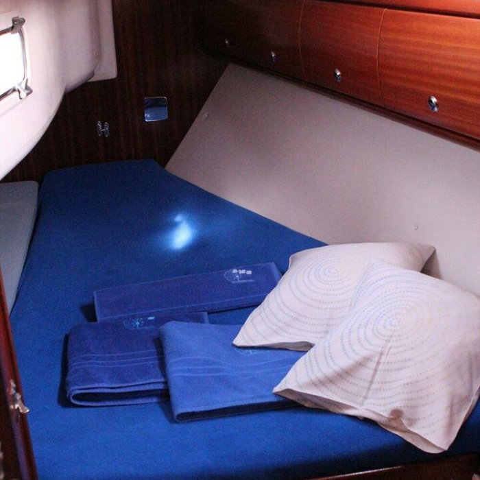 La Luna | Bavaria 30 Cruiser photo 6