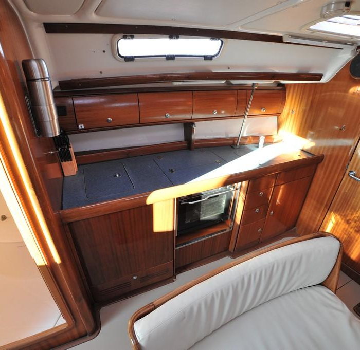 Tommy | Bavaria 38 photo 10