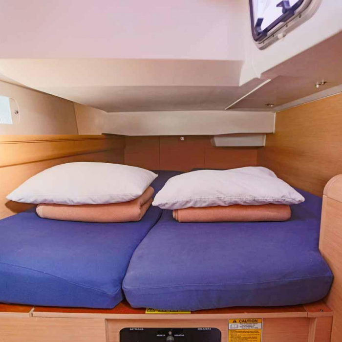 Sunny | Sun Odyssey 419 photo 14