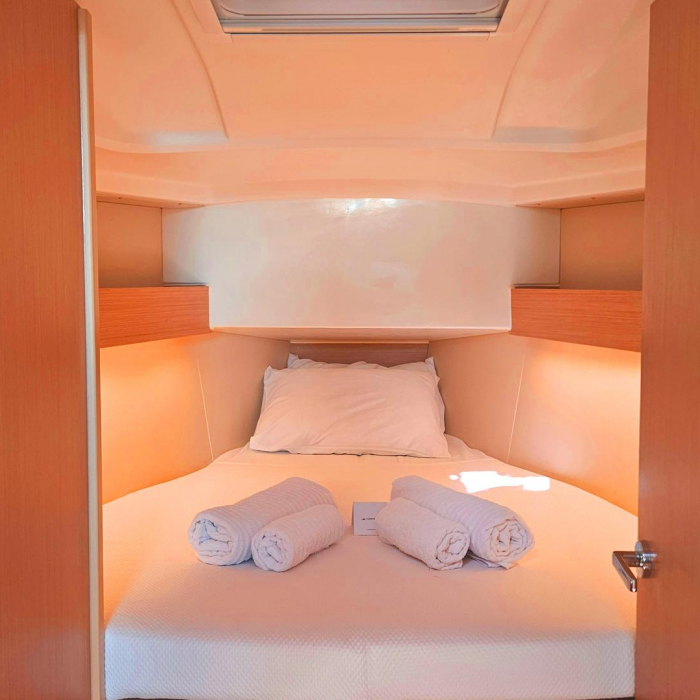 Lima | Oceanis 30.1 photo 13