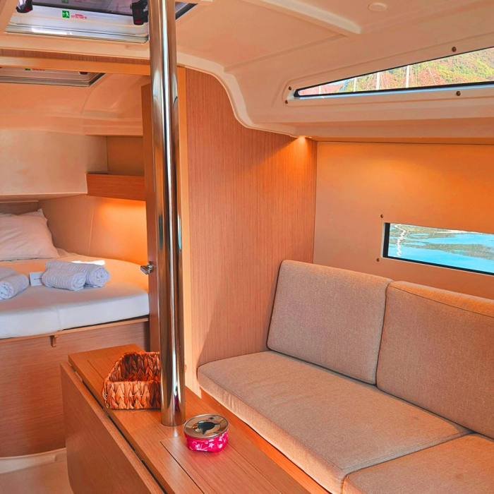 Lima | Oceanis 30.1 photo 10