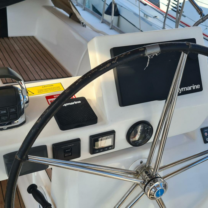 Fregate | Dufour 520 GL photo 15